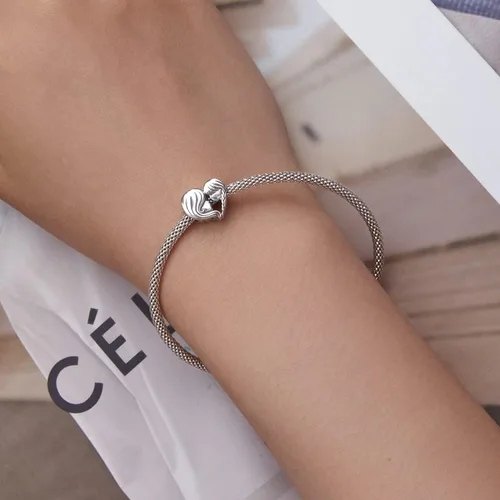 Vista 2 de VOROCO Dije de plata de ley 925 con forma de corazón para pulsera, Navidad, día de la madre, cumpleaños, joyería perfecta para mamá, abuela, hija