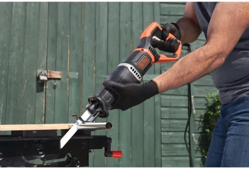 Vista 5 de BLACK+DECKER Sierra recíproca eléctrica de 7 amperios con soporte de rama extraíble (BES301K)