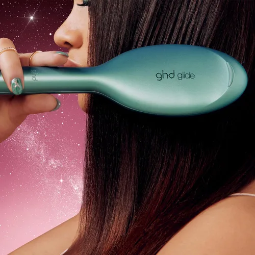 Vista 2 de ghd Set de regalo de cepillo caliente suavizante en jade seductor