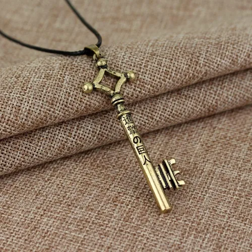Vista 2 de Titán Eren Gold Key Cosplay Colgante Collar - Metal, Metal, cuero