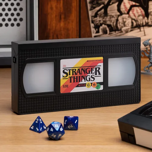 Vista 2 de Lámpara de Logotipo de VHS de Stranger Things de Paladone, Mercancía con Licencia Oficial