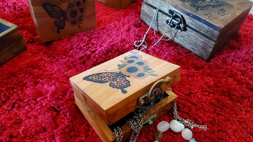 Vista 8 de JB&C Premium Caja de joyería pequeña de girasol y mariposa, caja de recuerdo para niñas, mujeres, idea de regalo, adornos para amantes