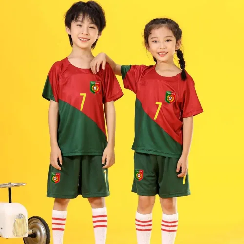 Vista 2 de Casmyd Camiseta de fútbol de Portugal para niños + pantalones cortos 2022 de la Copa Mundial Legend #7 Ronal'do Football Team Sports Shirt Kit