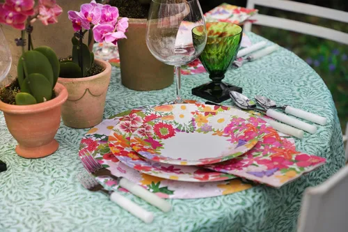 Vista 4 de Caspari Halsted - Platos llanos de papel floral, 8 por paquete