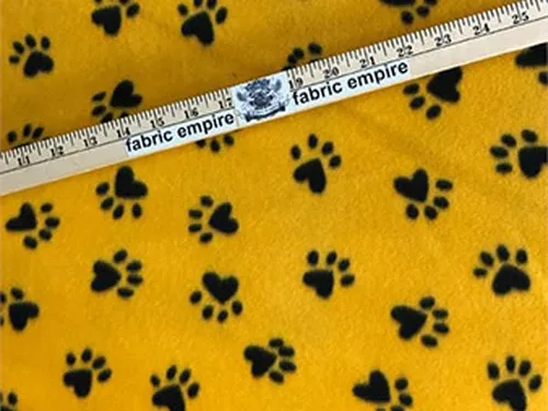 Vista 2 de Tela de invierno con estampado de forro polar, multicolor, diferentes tamaños, 58 pulgadas de ancho, se vende por yarda (negro, variedad de patas)