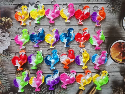 Vista 2 de 24 paquetes de pollitos divertidos regalos de verano únicos mini artículo surtido juguetes para niños niños aula estudiantes regalos de profesores