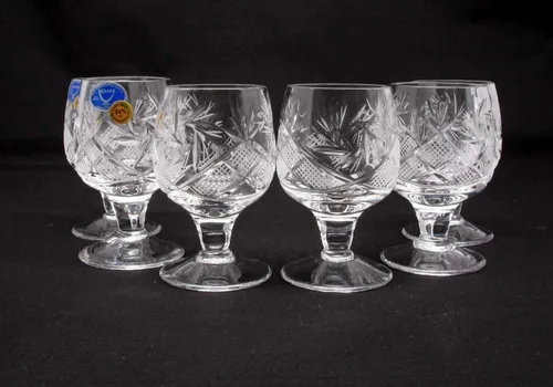 Vista 2 de Juego de 6 vasos de chupito de cristal de corte ruso en tallo corto, 1.7 fl oz hechos a mano