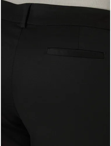 Vista 4 de Lee - Pantalón para mujer talla extragrande, de pierna recta, corte relajado, antiarrugas