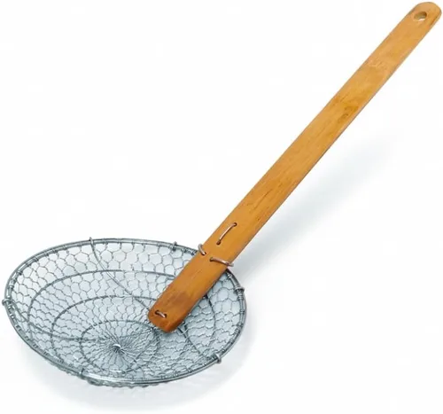 Vista 7 de TrueCraftware - Espumador de malla gruesa de 4 pulgadas de acero galvanizado con mango de bambú natural- Cucharón de araña para freír alimentos