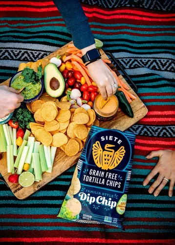 Vista 5 de Siete Chips de tortilla sin granos, sin gluten, aprobados por Whole30, paleo, vegano, sin OMG, chips de inmersión, 5 onzas (paquete de 3)