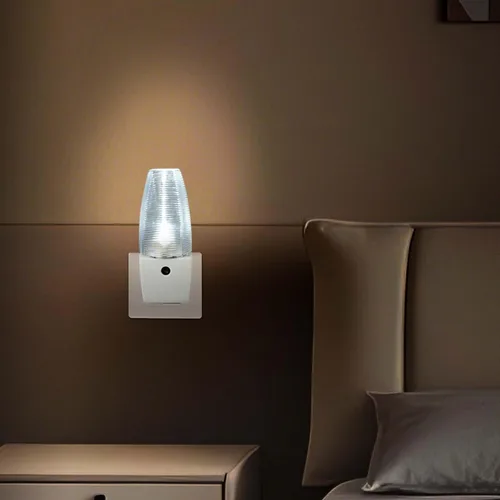 Vista 5 de OSKOS Paquete de 6, luz nocturna LED enchufable con sensor automático de atardecer a amanecer, ideal para dormitorio, baño, pasillo, certificación
