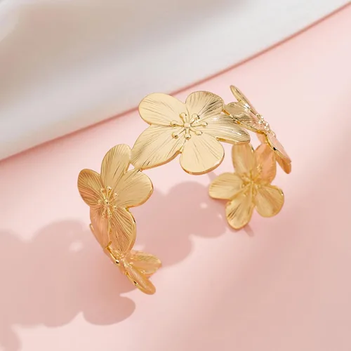 Vista 6 de Brazalete hueco de flor vintage dorada para mujer, pulsera abierta ajustable