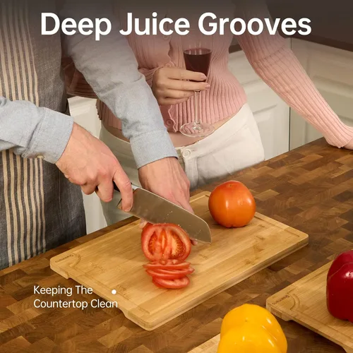 Vista 4 de Tablas de cortar de bambú para cocina, tabla de cortar de madera con soporte, juego de tablas de cortar de bambú reversible con ranuras para jugo