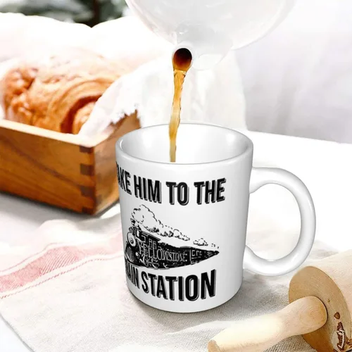 Vista 4 de Taza de café con texto en inglés "Take Him To The Train Station", regalo de cumpleaños, Navidad, 11 onzas