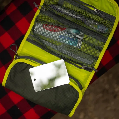 Vista 3 de Coghlan's Featherweight Shatterproof Acrylic Mirror