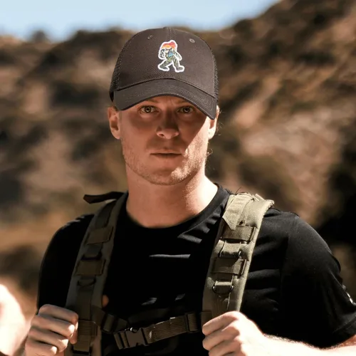 Vista 7 de Gorra de cuero de malla Bigfoot para hombre, gran cierre de Snapback, sombrero Sasquatch para caza y senderismo