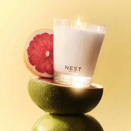 Vista 3 de NEST New York Vela clásica perfumada, pomelo, 8.1 onzas, tiempo de combustión de hasta 60 horas, recipiente de vidrio reutilizable
