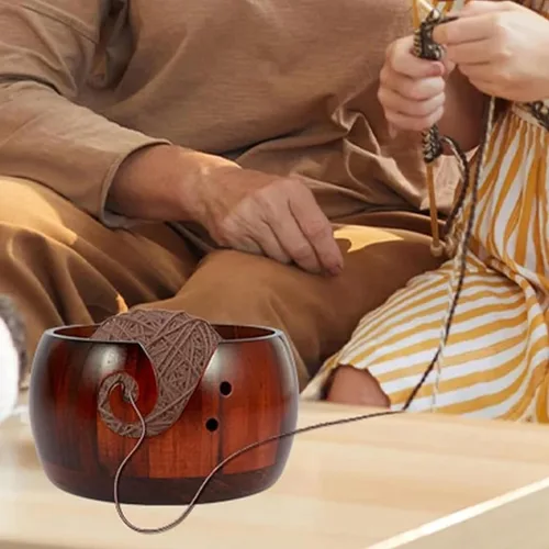 Vista 4 de Joyeee Cuenco de hilo de madera, soporte de hilo para ganchillo, soporte de accesorios para tazón de ganchillo con agujeros hecho a mano para evitar