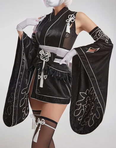 Vista 3 de miccostumes Disfraz de cosplay para mujer, conjunto de kimono negro con medias y banda para el cabello