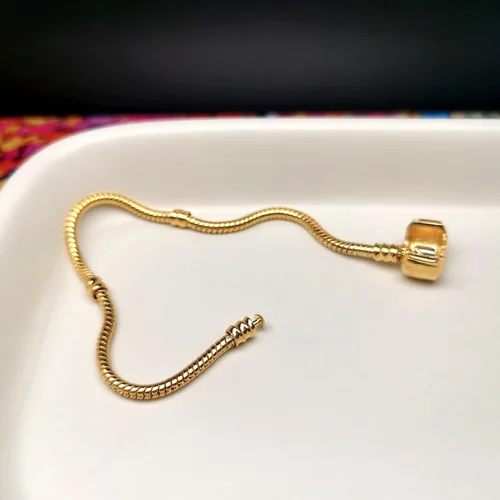 Vista 2 de QeenseKc Pulseras de cadena de serpiente de 0.118in chapadas en plata con cierre de langosta, cadena extensora Figaro para Pandora All Chamilia
