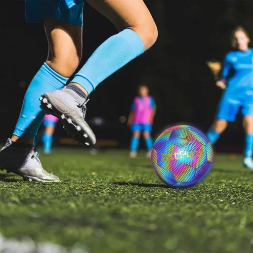 Vista 5 de Balón de fútbol holográfico reflectante tamaño 3, 4 y 5 para niños y adultos, alta visibilidad para juegos nocturnos y entrenamiento, regalo ideal
