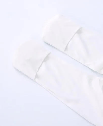 Vista 4 de Conjunto de gorro anudado para bebés recién nacidos, de viscosa de bambú, suave, con mitones