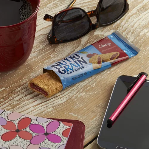 Vista 4 de Kellogg's Nutri-Grain, barras de desayuno horneadas suaves, cereza, hechas con grano entero, 10.4 onzas (8 unidades)