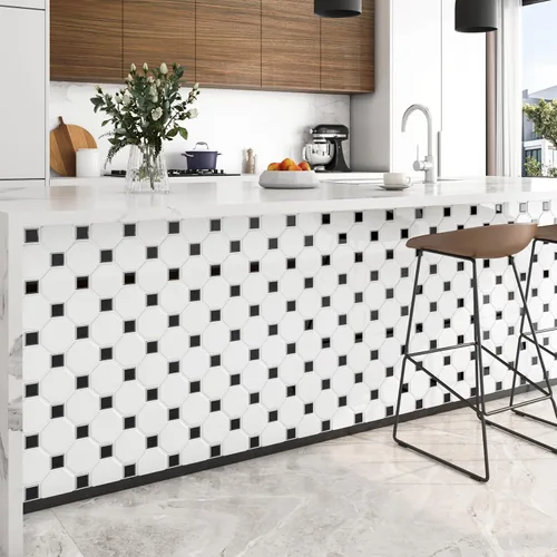 Vista 7 de FunStick Protector contra salpicaduras hexagonales blancas para cocina, de 12 x 12 pulgadas, removible, parte trasera cuadrada negra, despegar