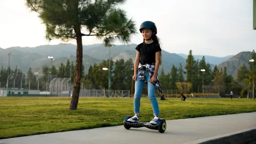 Vista 2 de Razor Sonic Glow Hovertrax - Altavoz Bluetooth, luces LED sincronizadas con ritmo, hasta 8 MPH, scooter de autoequilibrio certificado UL2272