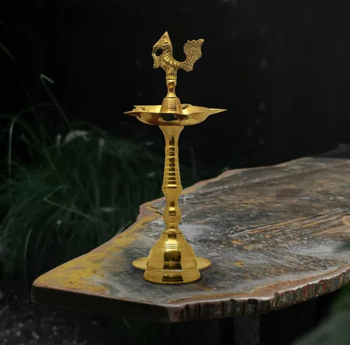 Vista 8 de SATVIK Juego de 2 piezas de 8.5 pulgadas de latón de pie con diseño de pavo real Kerala Samai Deepak Puja tradicional Panchmahal Pooja Deepam Diya