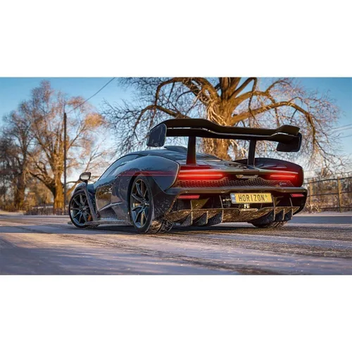 Vista 8 de Forza Horizon 4 Xbox One - Xbox One supported - ESRB Rated E (Everyone) - Racing Game - Collect over 450 cars - Race. Stunt. Create. Explore - Xbox