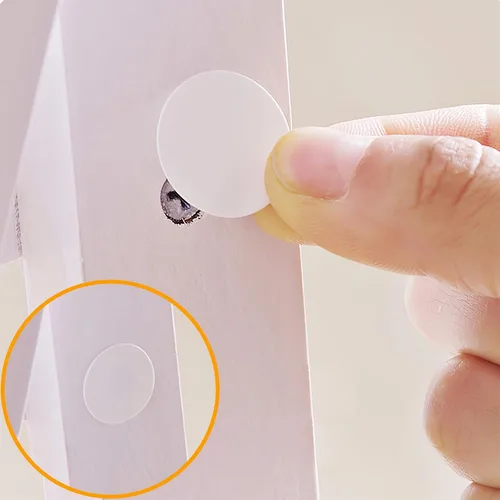 Vista 3 de 648 piezas de 12 colores autoadhesivos para agujeros de tornillo, calcomanías de PVC a prueba de polvo para muebles de madera, gabinete, pared
