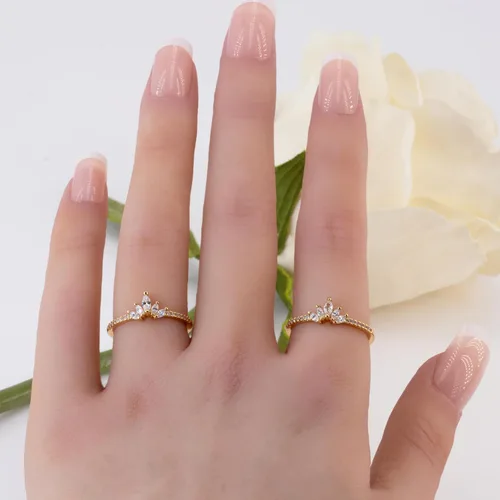 Vista 9 de Rapunzel - Anillo de corona para mujer, delicados anillos apilables de diamantes de cristal real, anillo de compromiso de cumpleaños, regalos