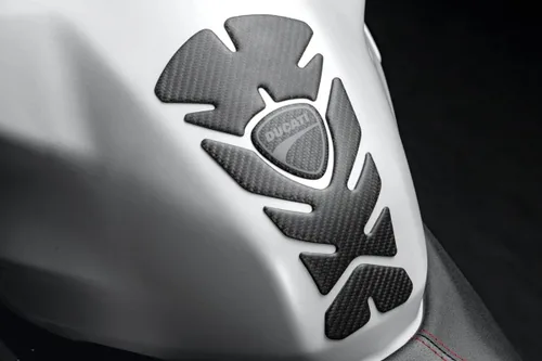 Vista 2 de Ducati Protector de tanque de carbono Supersport/Supersport S 97480151A