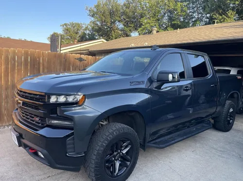 Vista 6 de 2019-2023 Nuevos emblemas Z71 de 2 piezas para Silverado (negro brillante)