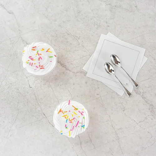 Vista 6 de Restaurantware -RW Base 3.5 oz - Vasos de helado de 3.5 onzas, 50 tazas de parfait desechables - Taza de postre de plástico transparente, elegante