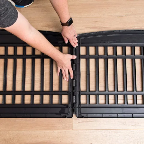 Vista 8 de IRIS USA Corralito de 24” para mascotas, complemento de 2 paneles, plástico moldeado de alta resistencia, no se oxida, patas de goma Negro