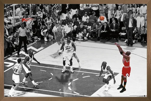 Vista 15 de Trends International Michael Jordan - Póster de pared horizontal The Shot, 14.72 x 22.37 pulgadas, versión enmarcada de madera de granero