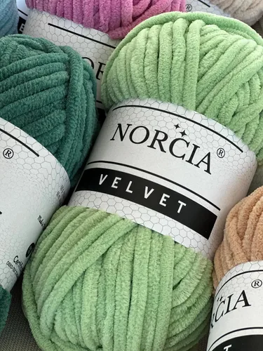 Vista 4 de Hilo de Terciopelo Suave Chenille para Ganchillo Super Voluminoso (100g-3.50oz) (68m-74.3 yds) Hilo para Manta de Bebé para Tejer Amigurumi Hilo