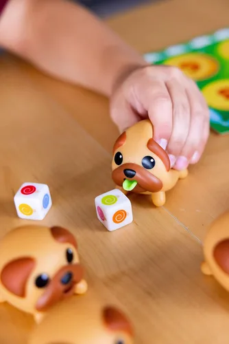 Vista 3 de ¡Lenguas fuera! El juego preescolar y para niños blandito, exprimible - Divertido juego educativo de memoria y coordinación para perritos por Blue