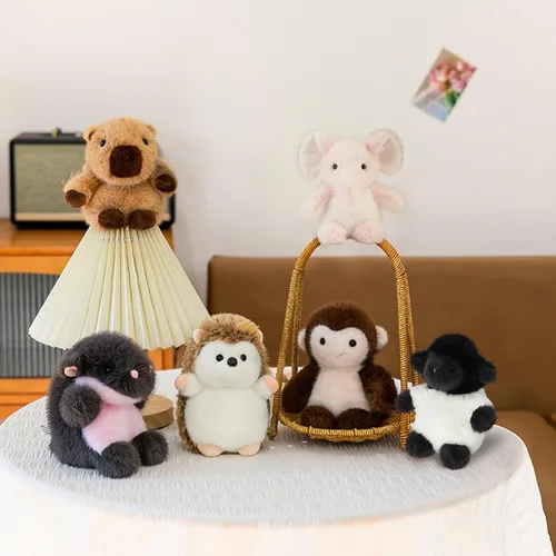 Vista 5 de Capybara de peluche suave lindos animales de peluche de 15 cm Capybara de peluche para abrazar Almohada regalos de cumpleaños, Navidad y San Capibara