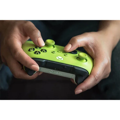 Vista 7 de Xbox Core Wireless Controller Electric Volt