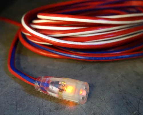 Vista 16 de Coleman Cable, cable de prolongación de calidad de contratista de 12/3 con final iluminado, fabricación estadounidense., Blanco, 2548USA1