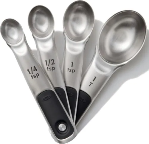 Vista 7 de OXO Good Grips - Vasos medidores de acero inoxidable con broches magnéticos (4 unidades)