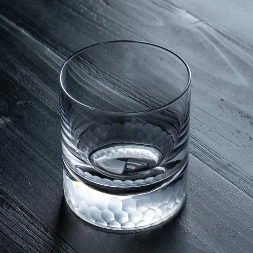 Vista 4 de Amehla "Hive - Vasos dobles de panal soplados a mano, vasos de cristal sólido de 12 onzas, juego de 2 o 4 vasos de bola baja, mucho espacio para una