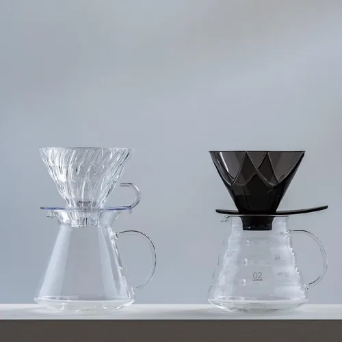 Vista 6 de Hario V60 "Mugen" Goteador de café de plástico, Tamaño 02, Negro transparente