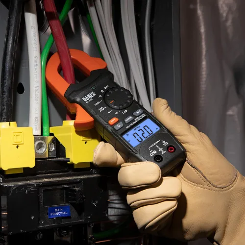 Vista 7 de Klein Tools CL120VP Kit de prueba de voltaje eléctrico con medidor de abrazadera, tres probadores, cables de prueba, bolsa