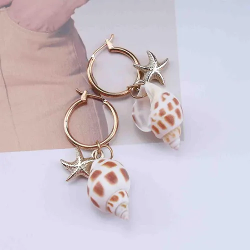 Vista 3 de Erimberate Aretes de aro de concha de concha de mar bohemios, aretes colgantes de estrella de mar dorados, aretes de concha, aretes de estrella
