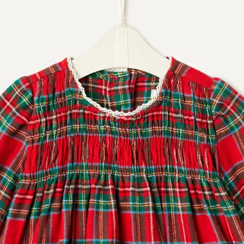 Vista 4 de Tienda Essentials x Sofia Grainge - Conjunto de franela de manga larga para bebés y niñas