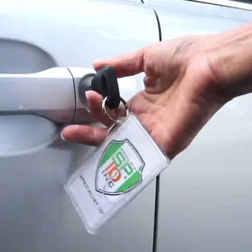 Vista 7 de Specialist ID Portatarjetas de identificación de combustible de alta resistencia – Capacidad para dos tarjetas – Llavero de plástico rígido